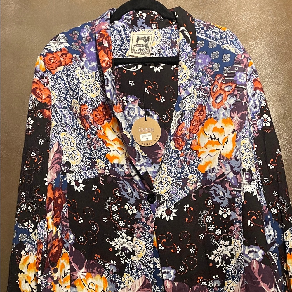 Jaase Women's Vibrant Floral Blazer - Black and Orange - Picture 4 of 6